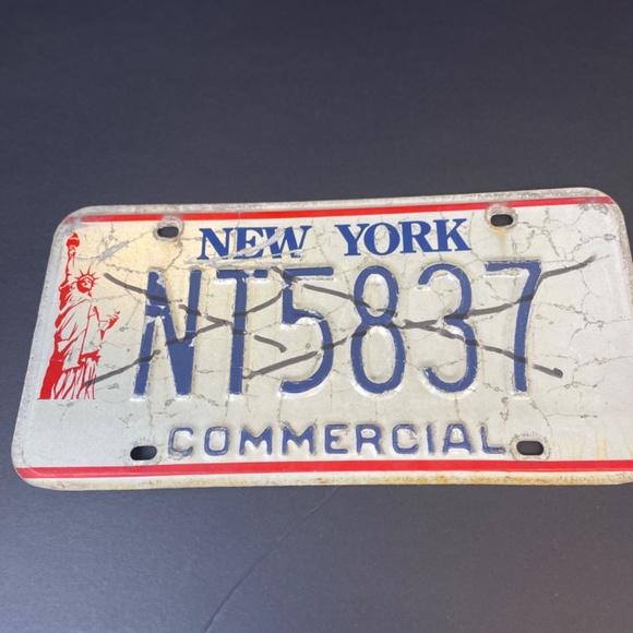 New York Commercial License Plate - Picture 2 of 3